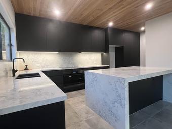 Black and marble Kitchen