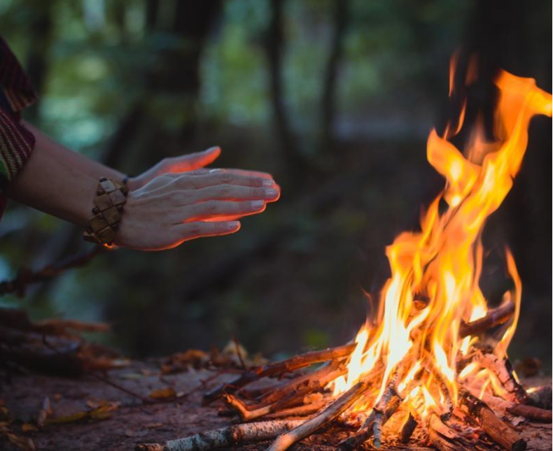 Giving with warm hands icon