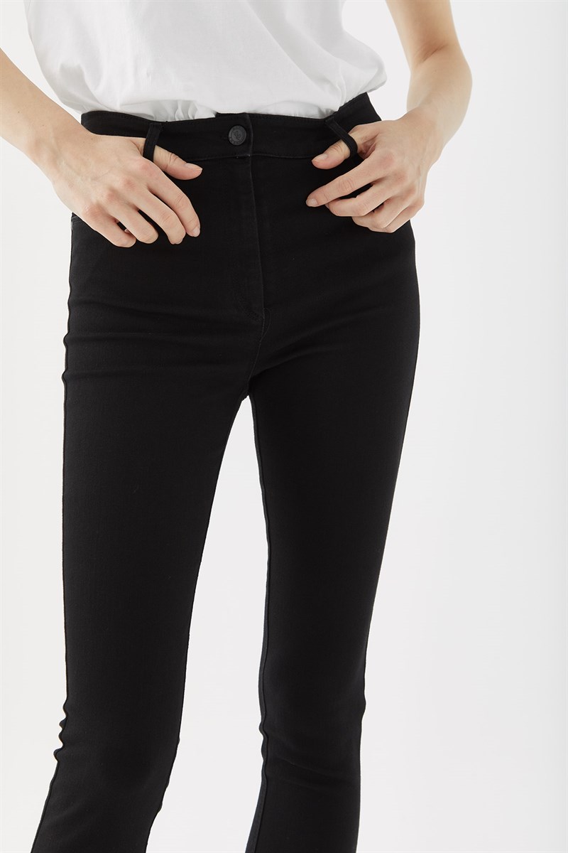 بنطلون جينز أسود موحد اللون نسائي « Güzeli Moda