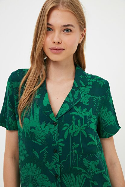 Women’s Tropical Pattern Green Pajama Set