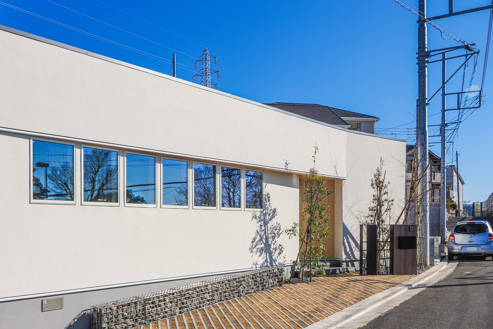 小さくつくって 大きく使う 青空を見ながら生活する 平屋の画像 2枚目