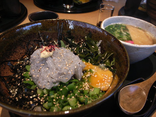 生シラス丼