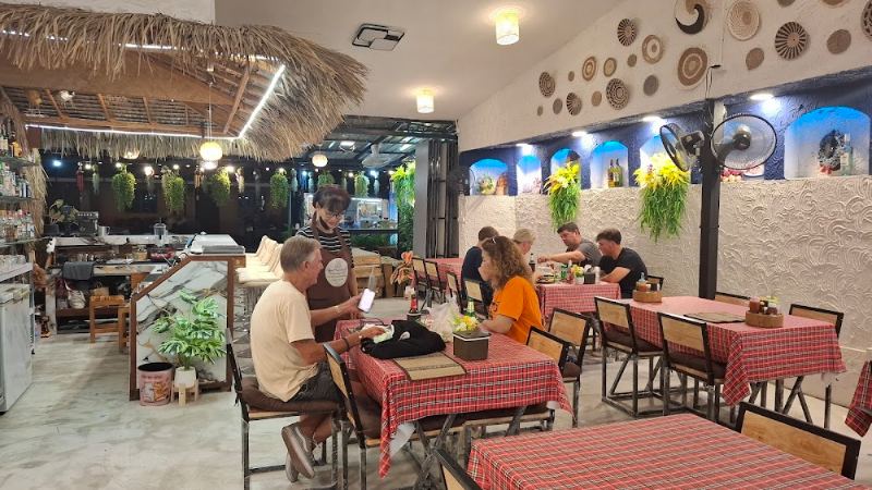 Aroon Rai Bar&Restaurant