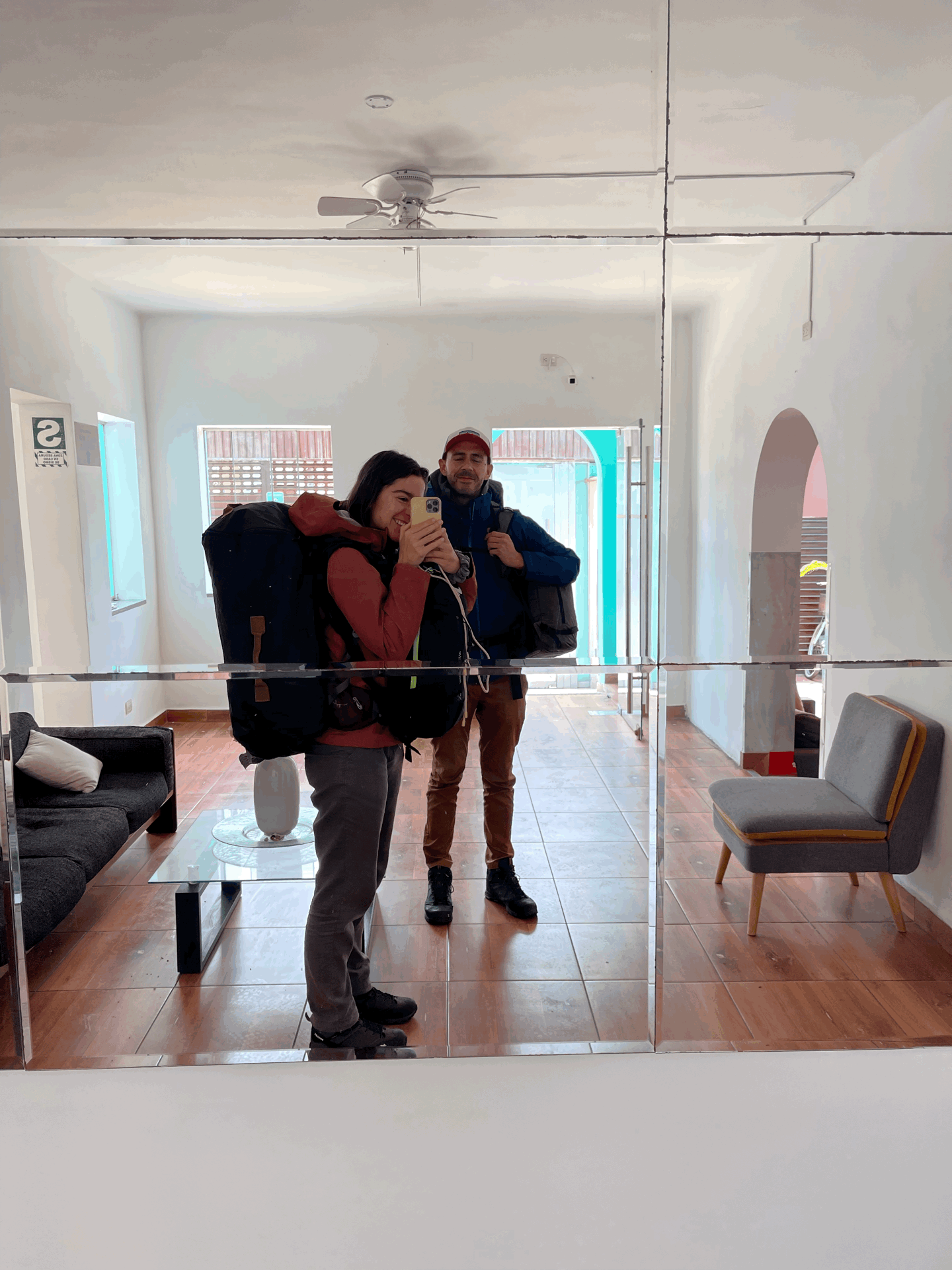 Prêts à repartir avec nos gros sacs à dos