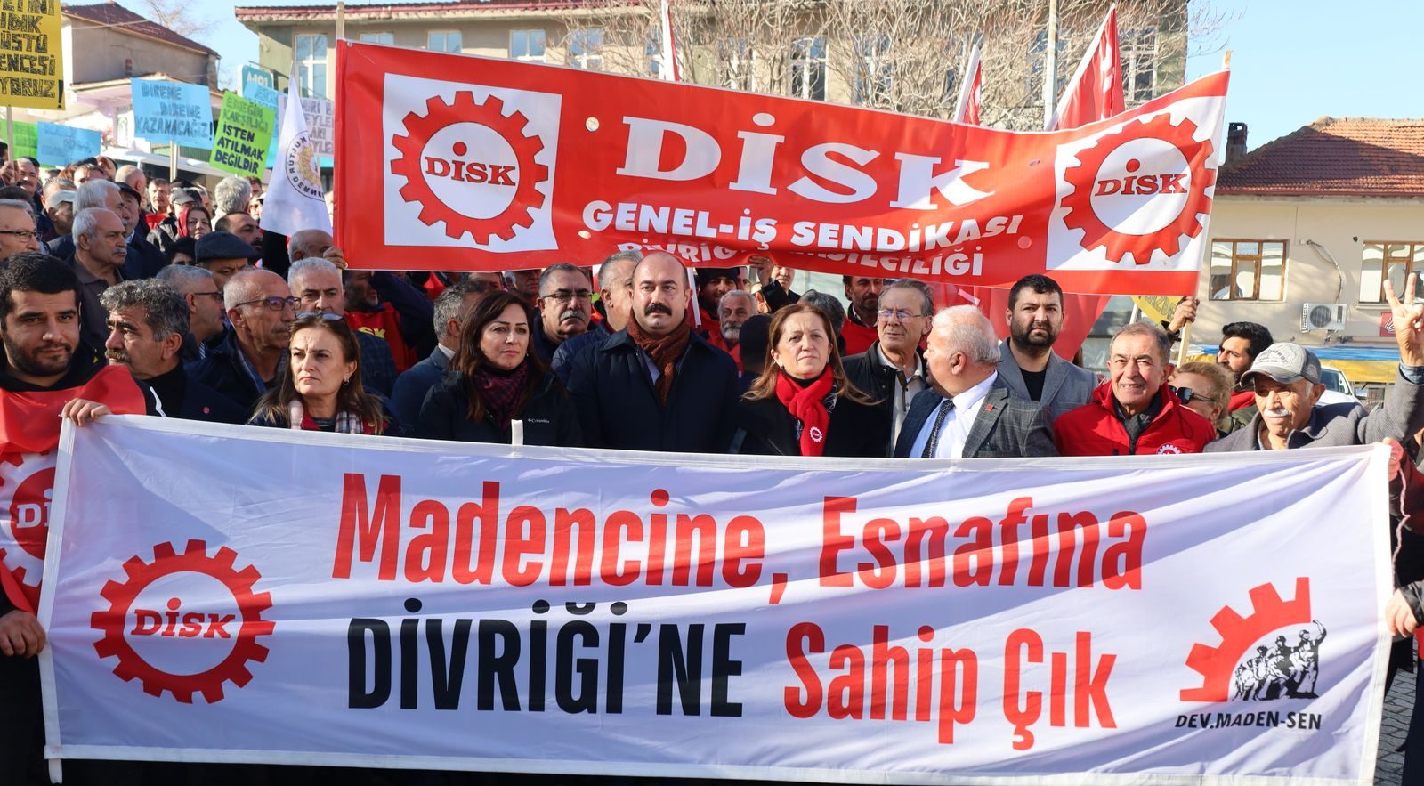 DİSK'e bağlı Dev Maden-Sen'den Divriği raporu: zarar gerekçesi gerçeği yansıtmıyor; işçiler işe başlamalı