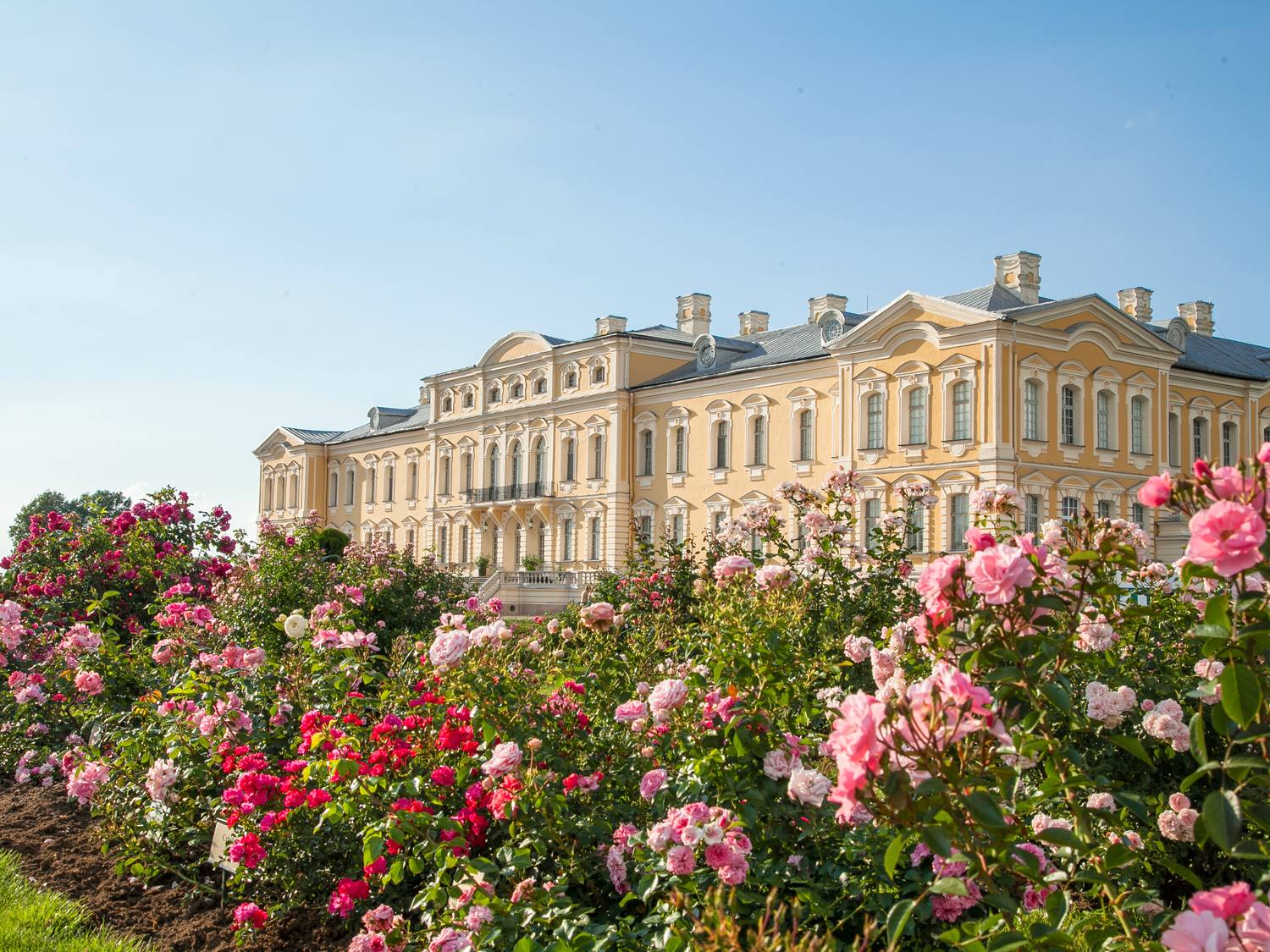 バルト三国 ラトビアのルンダーレ宮殿はすべてが美しい 旅行記事 Emo エモ 旅メディア
