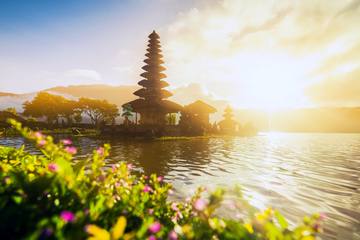 インドネシア観光の基礎知識｜ビザ取得の要否とおすすめ観光スポット