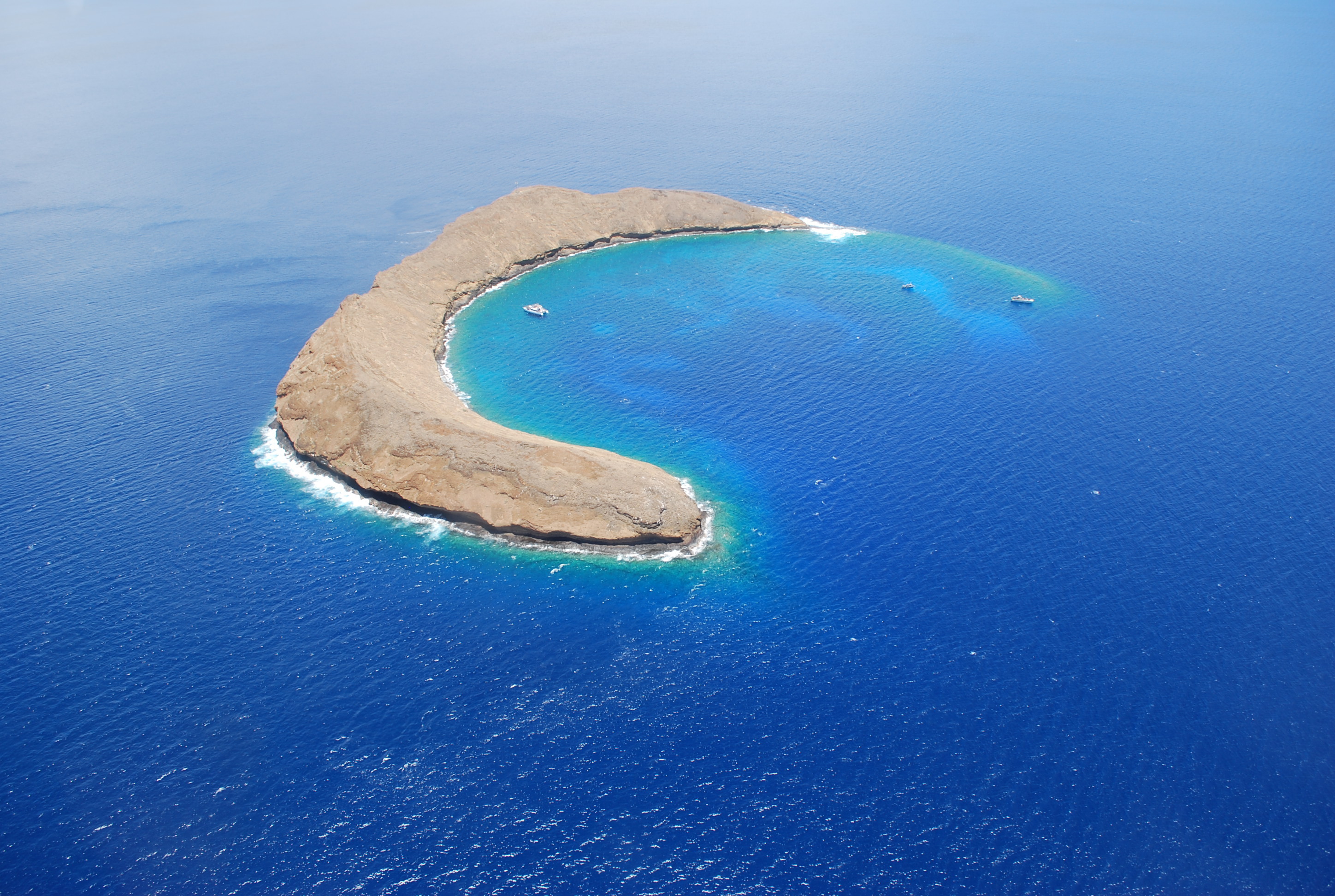 三日月型の無人島！モロキニ島でシュノーケル