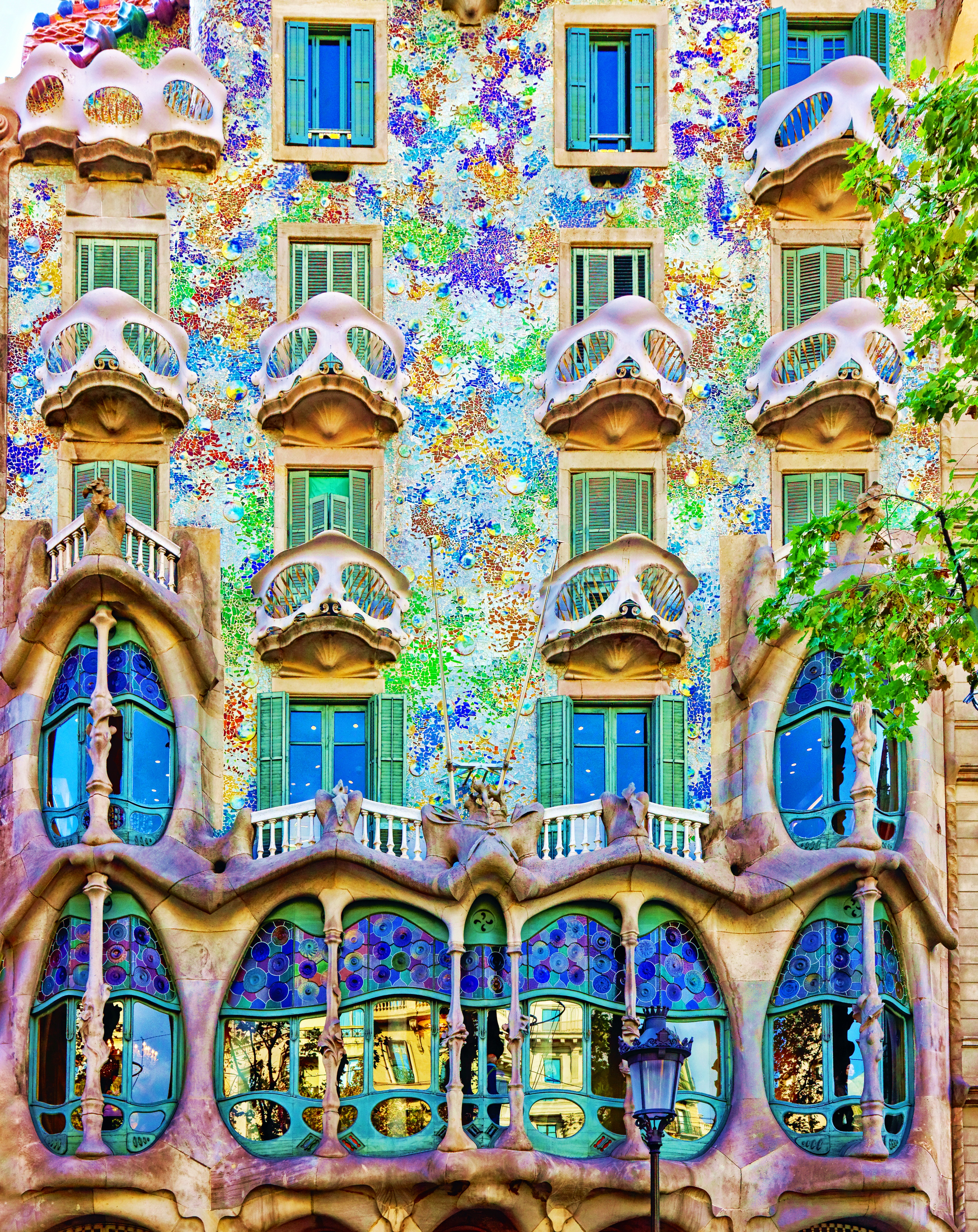 【世界遺産】バルセロナで絶対見るべきガウディ建築6つ徹底解説【パート3】