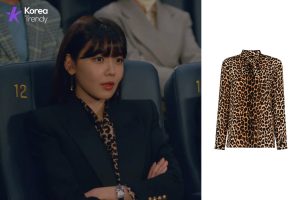 Korean casual outfit blouse of Choi Soo-young as Seo Dan-ah in RunOn (EP #16)