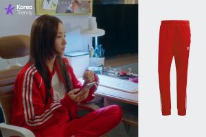 Korean dress style PANTS of Park Min-young as Sung Deok-mi / Sinagil in Her Private Life (EP #6)