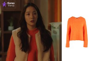 Korean dress style Hoodie of Park Min-young as Mok Hae-won ("Irene") in When the Weather Is Fine (EP #1)