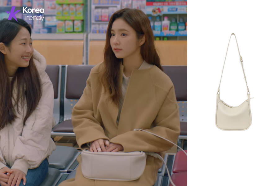 Kdrama Fashion] Who: Shin Se-Kyung What: LOEWE Horseshoe Small