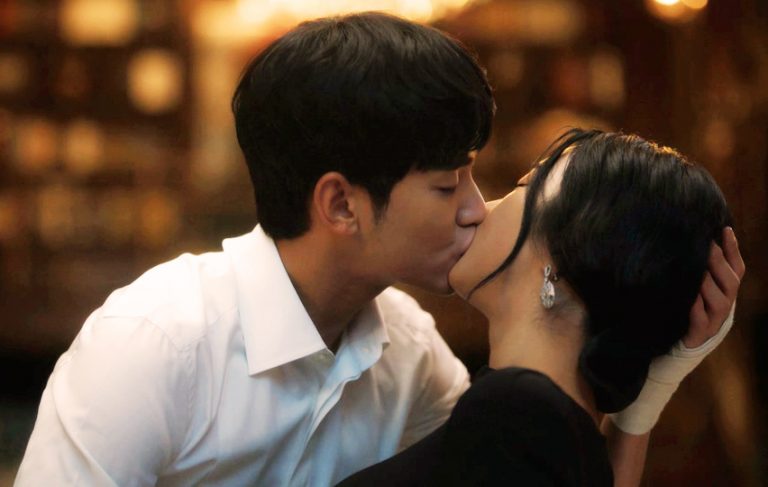 its okay to not be okay: The Netflix's 2020 Hit show 7 Kim and Hyun incredible Relationship in It’s Okay to Not Be Okay
