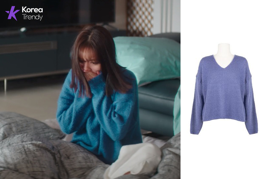 Korean outfits V-Neck Knit of Lee Hye-ri as  Lee Dam in My Roommate Is a Gumiho (EP #14)