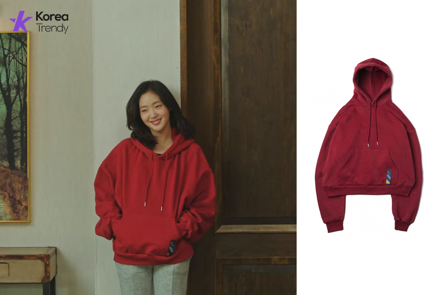 Korean outfits Hoodie of Kim Go-eun as Ji Eun-tak in Goblin (EP #9)