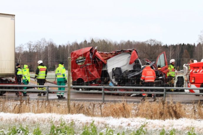 https://www.skaraborgsnyheter.se/gotene/trafikolycka-pa-e20-vagen-avstangd/