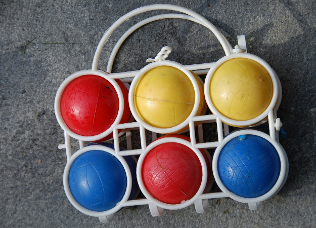 https://pixabay.com/sv/photos/boccia-bollar-boule-spel-sporter-4022500/