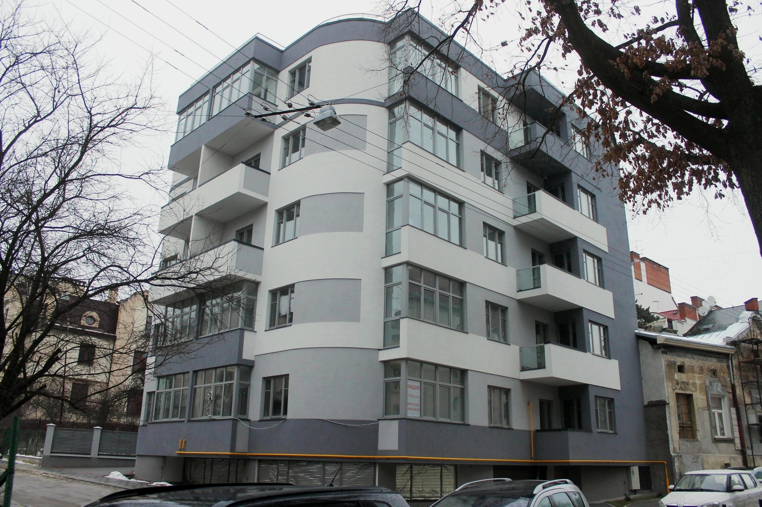 Клубний будинок Modern Lux в Львові