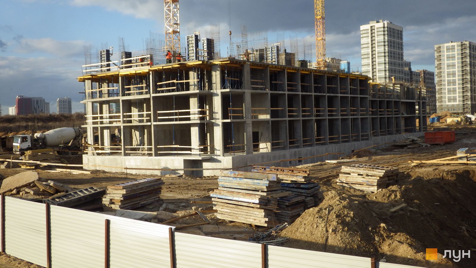 Моніторинг будівництва ЖК Варшавський-2 - Ракурс 1, лютий 2020