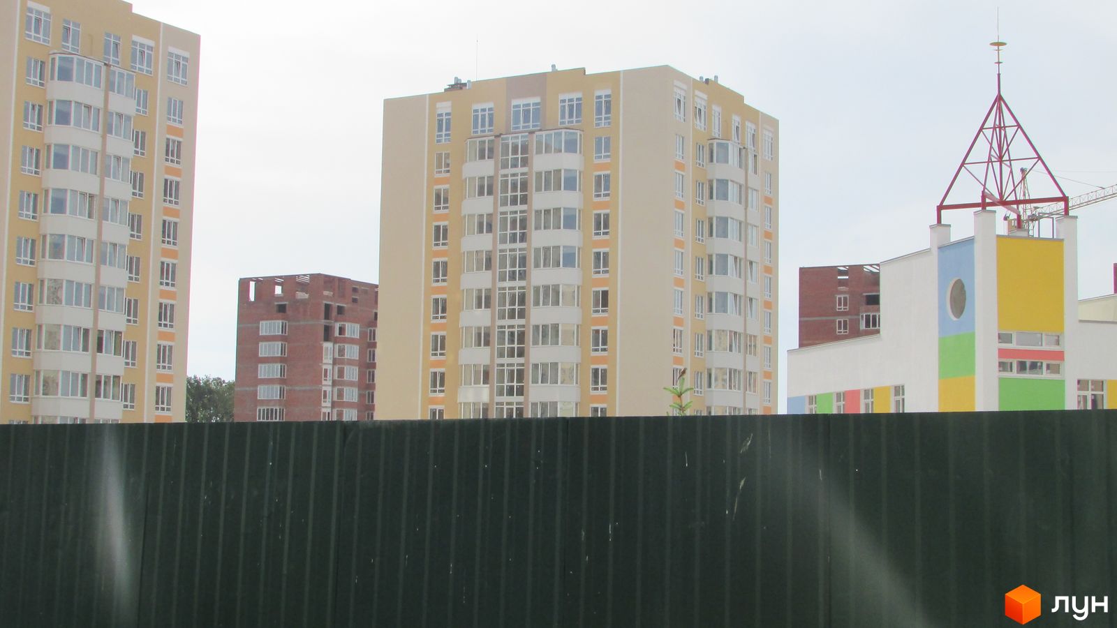 Моніторинг будівництва ЖК Петрівський квартал - Ракурс 3, июнь 2016
