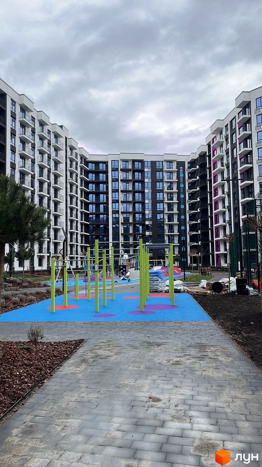 Моніторинг будівництва ЖК Family Plaza - Ракурс 9, квітень 2024