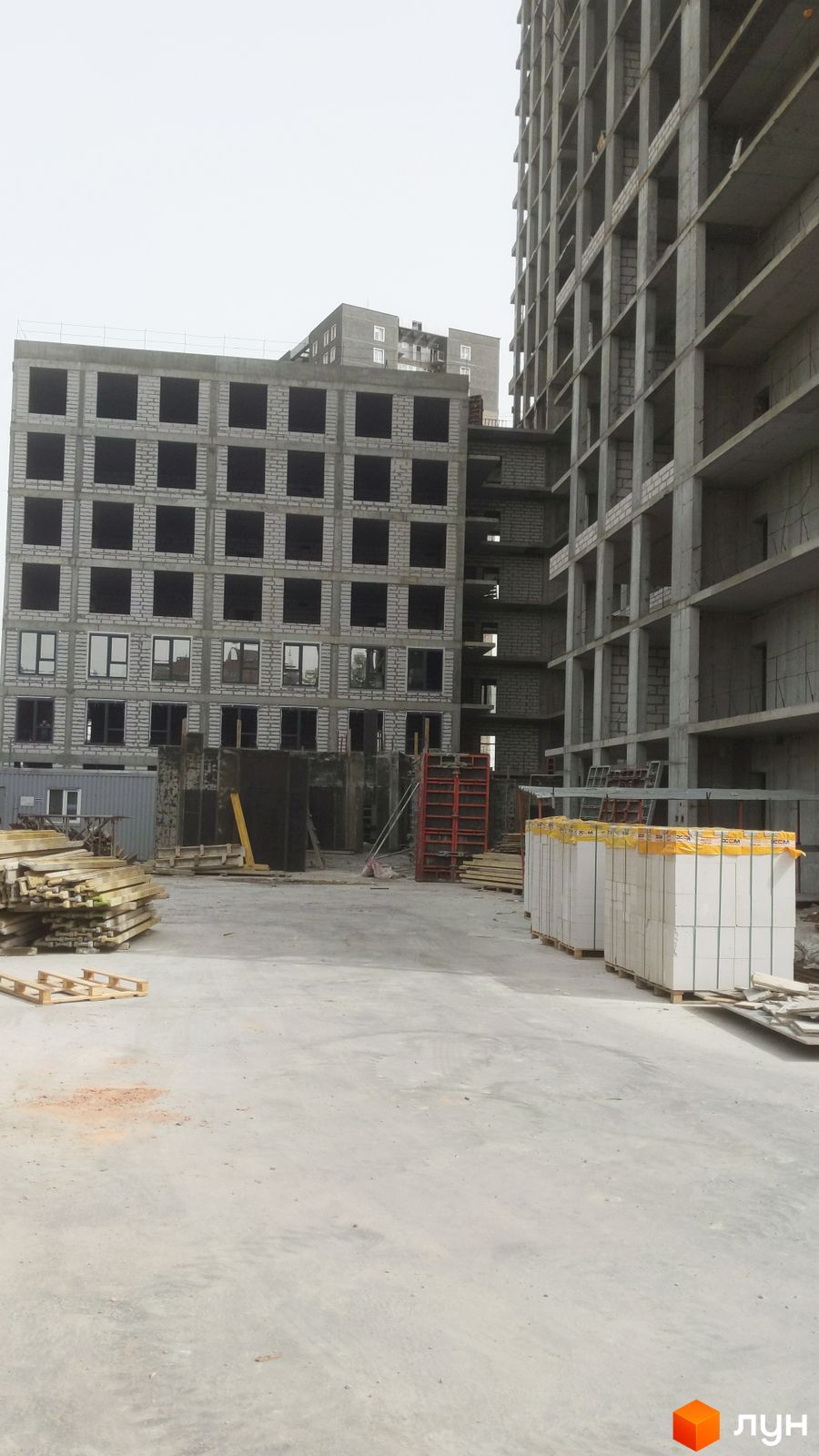 Моніторинг будівництва ЖК MANHATTAN - Ракурс 4, квітень 2024