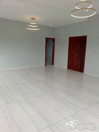 Apartment to rent - Yaoundé, Bastos, Bastos centre - 1 living room(s), 3 bedroom(s), 3 bathroom(s) - 1 500 000 FCFA / month