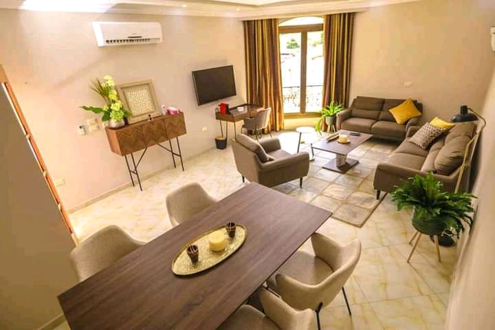 Apartment to rent - Yaoundé, Bastos, Bastos centre - 1 living room(s), 1 bedroom(s), 2 bathroom(s) - 100 000 FCFA / month