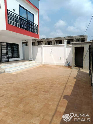 Maison (Duplex) à vendre - Yaoundé, Olembe, Olembe - 2 salon(s), 4 chambre(s), 4 salle(s) de bains - 80 000 000 FCFA