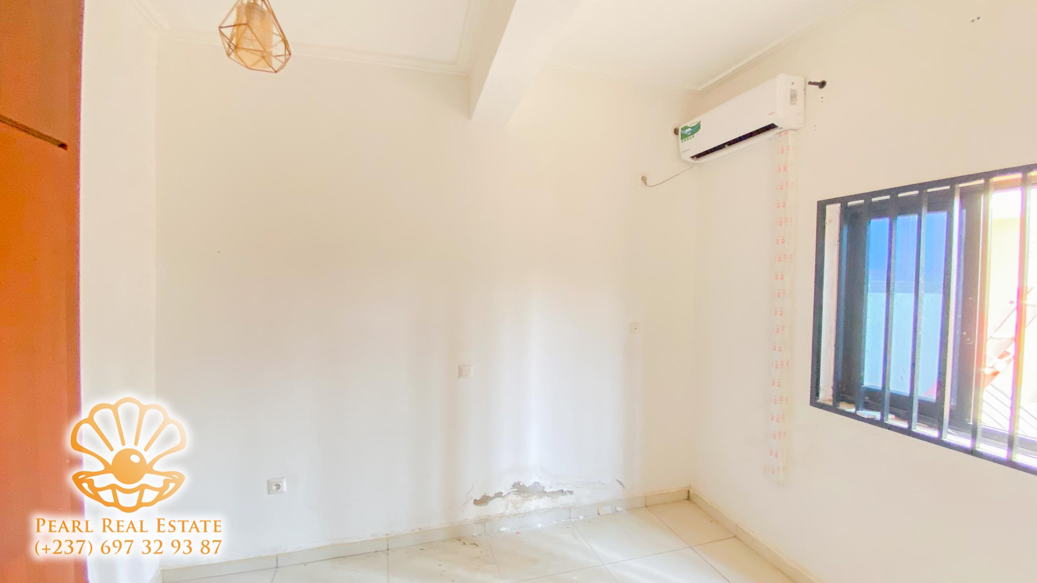 Appartement à louer - Yaoundé, Bastos, Derrière usine Bastos - 1 salon(s), 1 chambre(s), 1 salle(s) de bains - 300 000 FCFA / mois