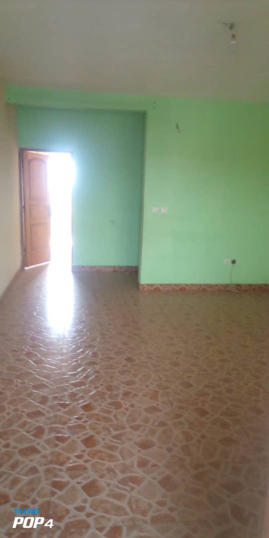 Apartment to rent - Douala, Kotto, Ver residence - 1 living room(s), 3 bedroom(s), 2 bathroom(s) - 100 000 FCFA / month