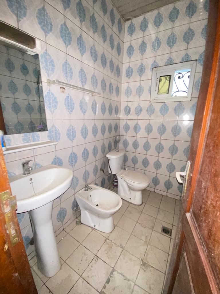 Apartment to rent - Douala, Logpom, Après Andem - 1 living room(s), 3 bedroom(s), 2 bathroom(s) - 200 000 FCFA / month