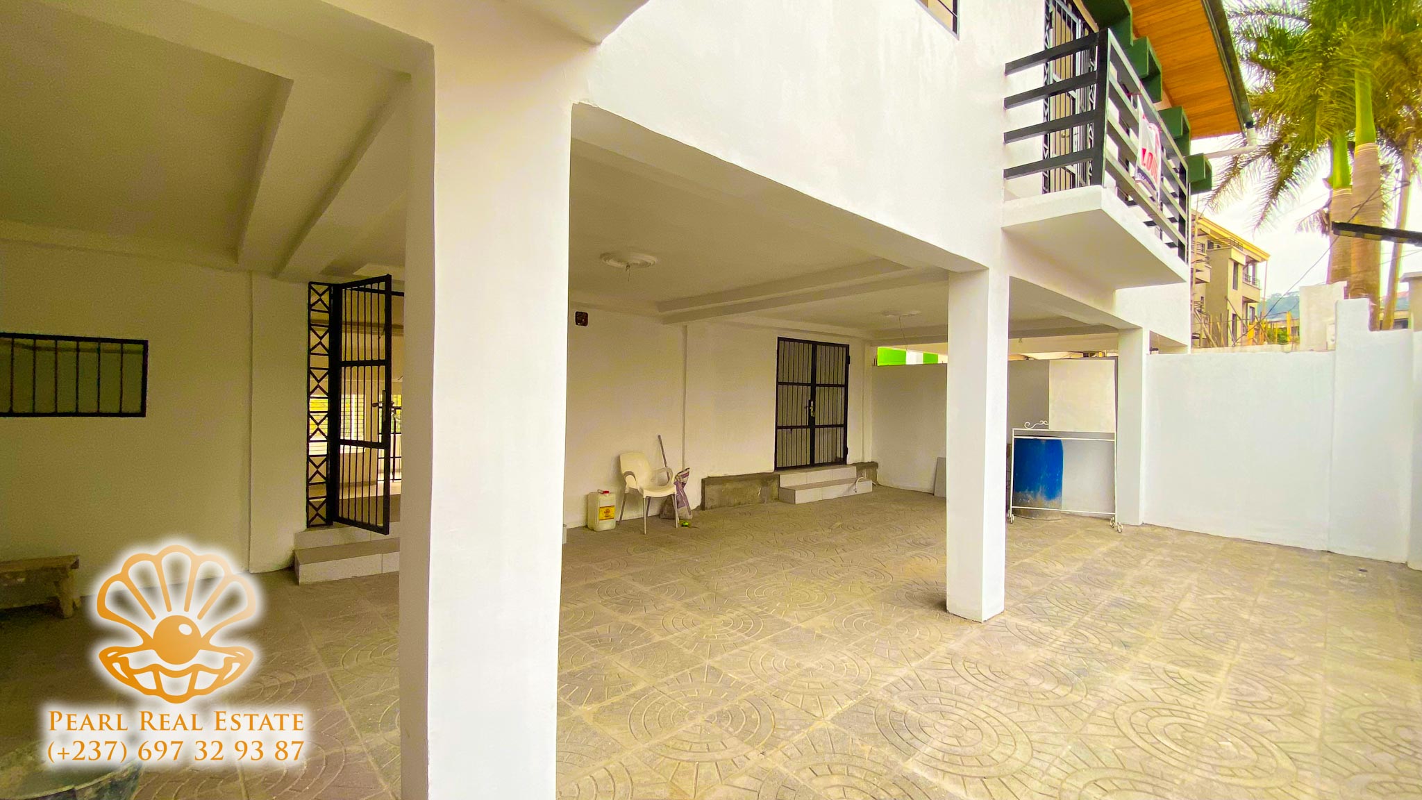 House (Villa) to rent - Yaoundé, Bastos, Golf - 1 living room(s), 3 bedroom(s), 2 bathroom(s) - 1 500 000 FCFA / month