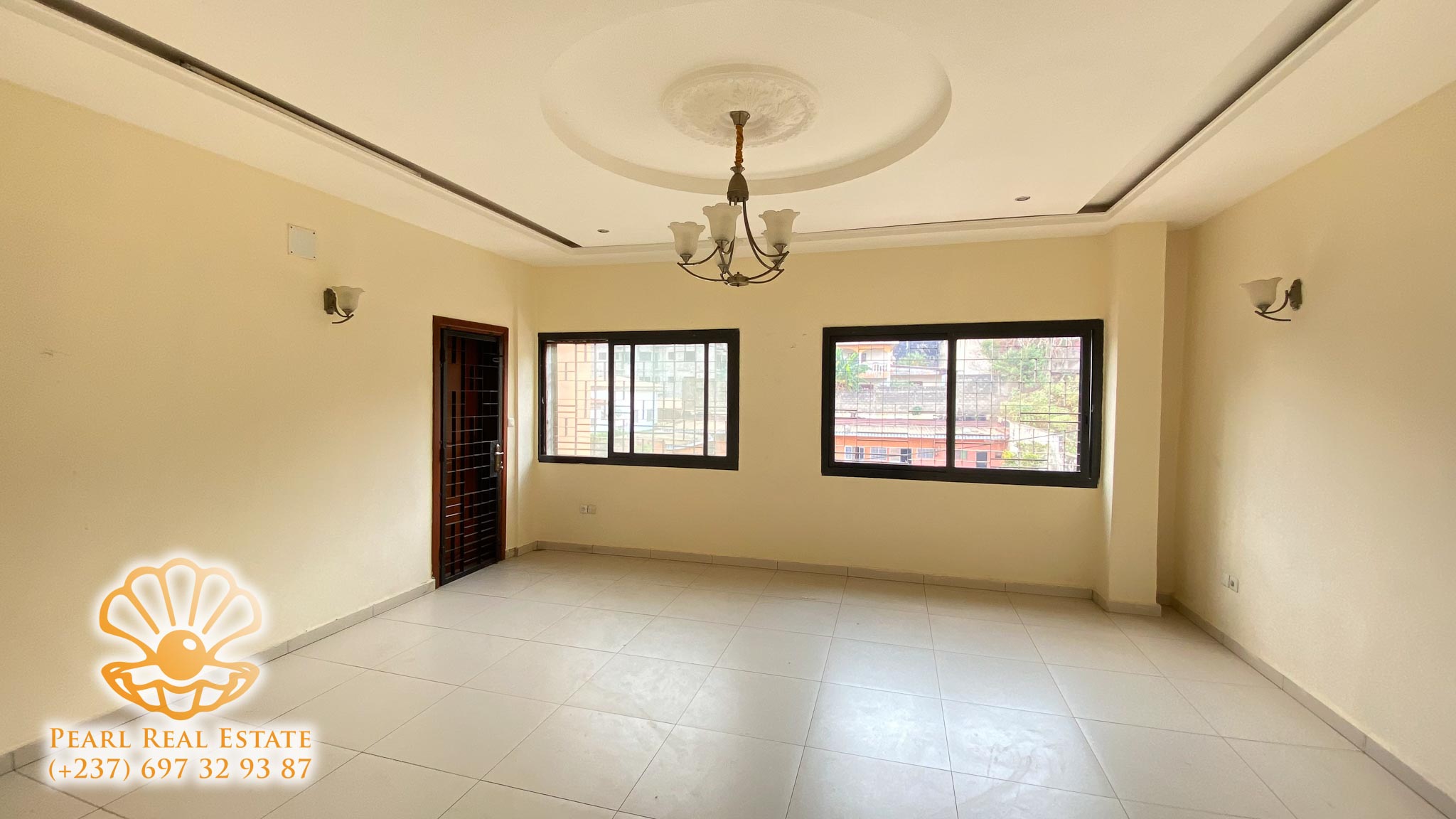 Apartment to rent - Yaoundé, Bastos, Derrière le palais des congrès - 1 living room(s), 2 bedroom(s), 1 bathroom(s) - 500 000 FCFA / month