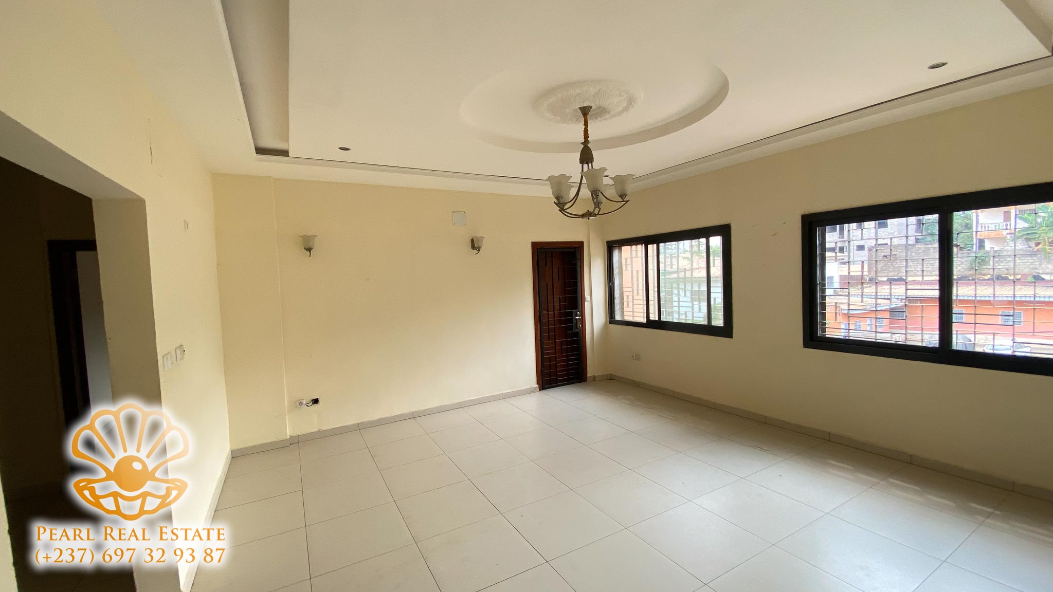 Apartment to rent - Yaoundé, Bastos, Derrière le palais des congrès - 1 living room(s), 2 bedroom(s), 1 bathroom(s) - 500 000 FCFA / month