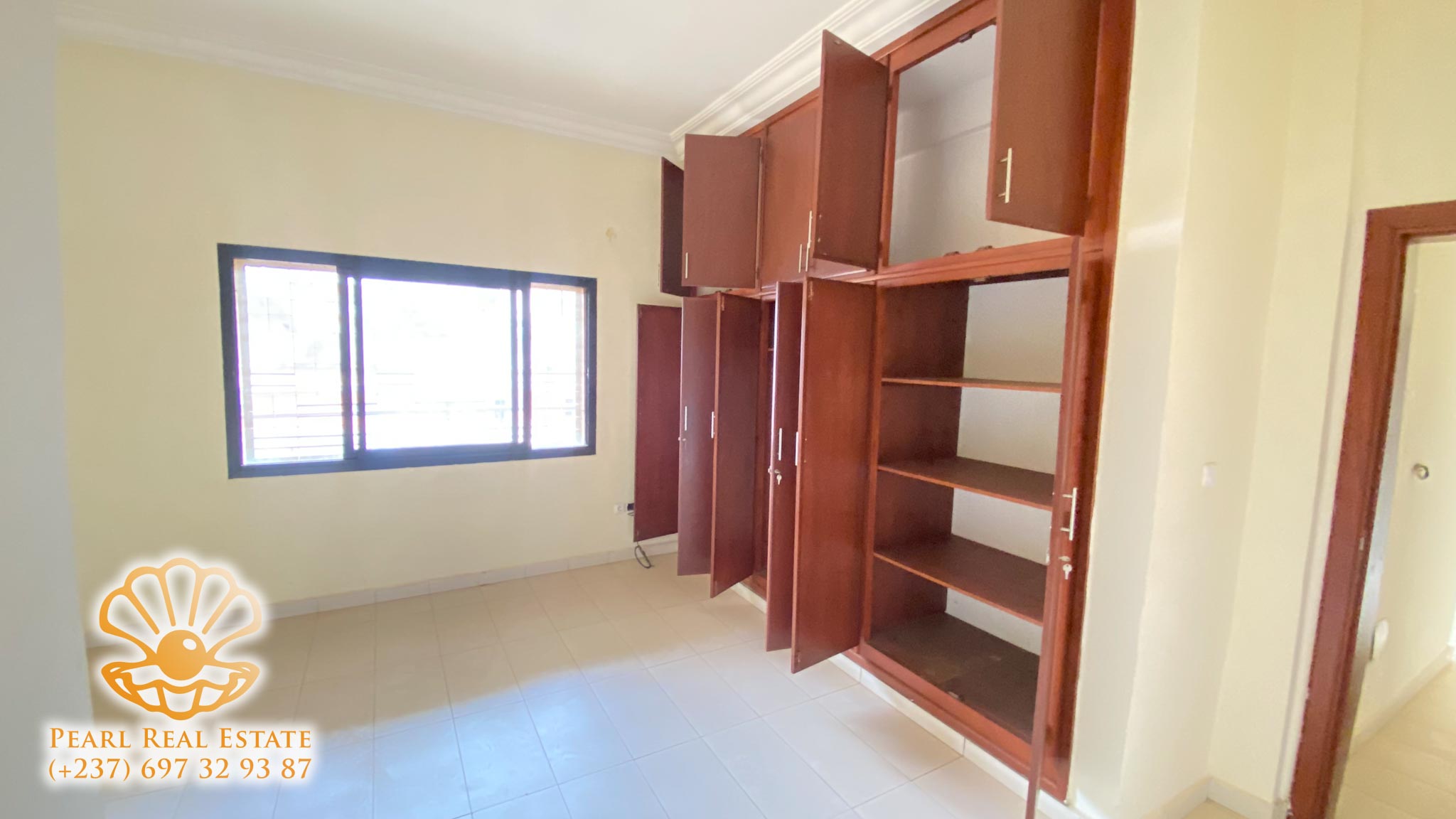 Apartment to rent - Yaoundé, Bastos, Derrière le palais des congrès - 1 living room(s), 2 bedroom(s), 1 bathroom(s) - 500 000 FCFA / month