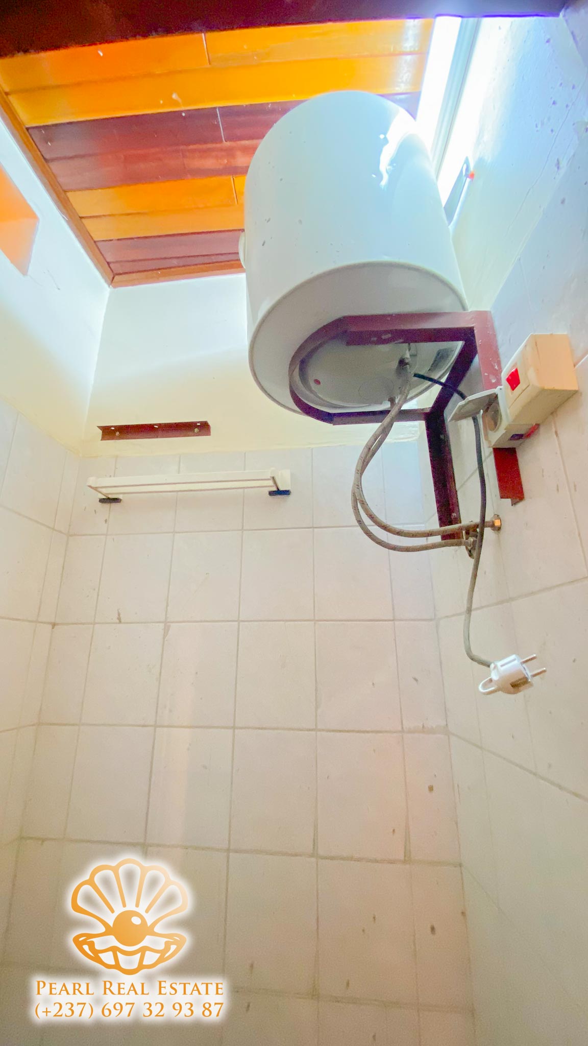 Appartement à louer - Yaoundé, Mfandena, Mfandena - 1 salon(s), 2 chambre(s), 1 salle(s) de bains - 220 000 FCFA / mois