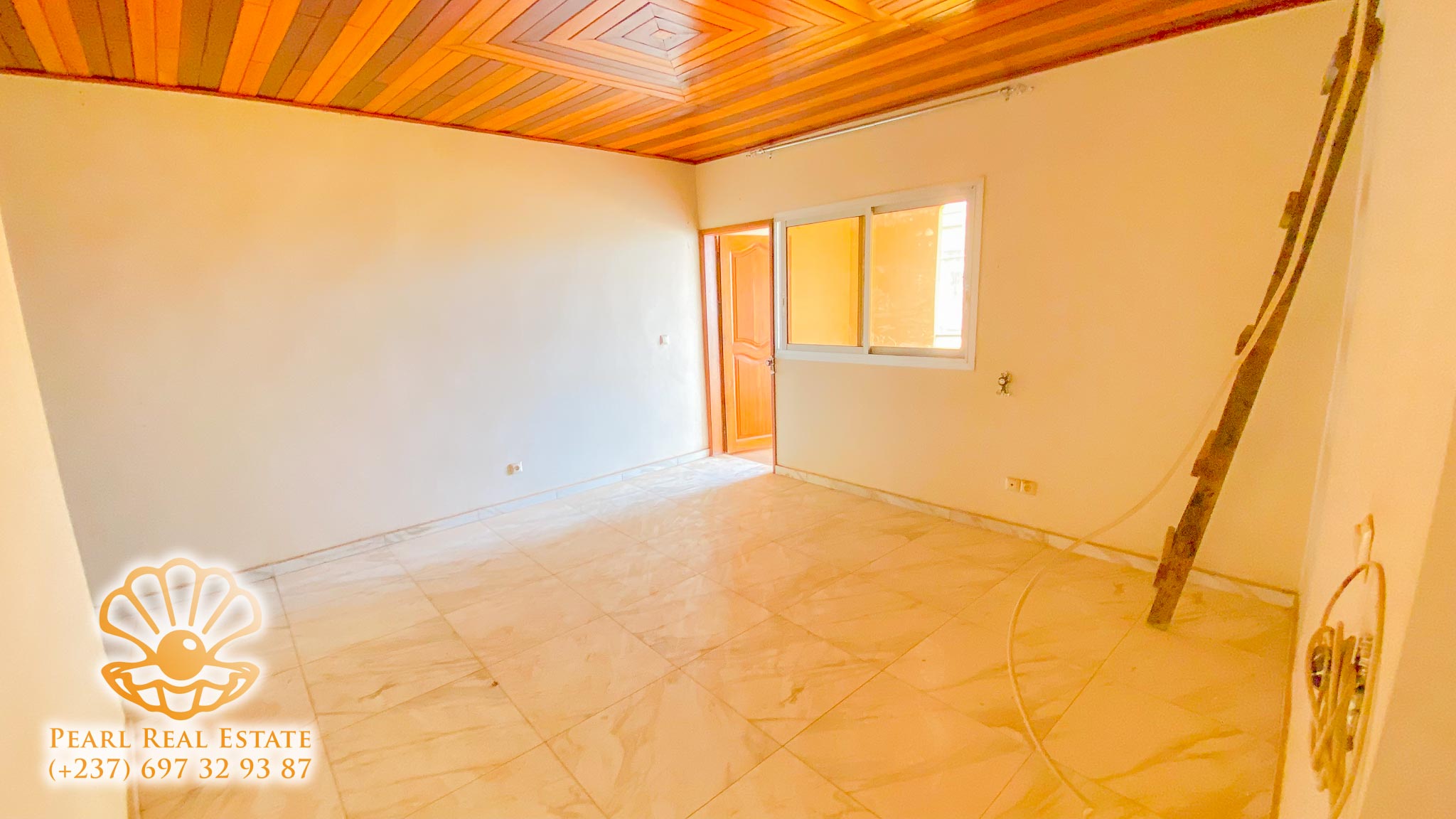 Appartement à louer - Yaoundé, Mfandena, Mfandena - 1 salon(s), 2 chambre(s), 1 salle(s) de bains - 220 000 FCFA / mois