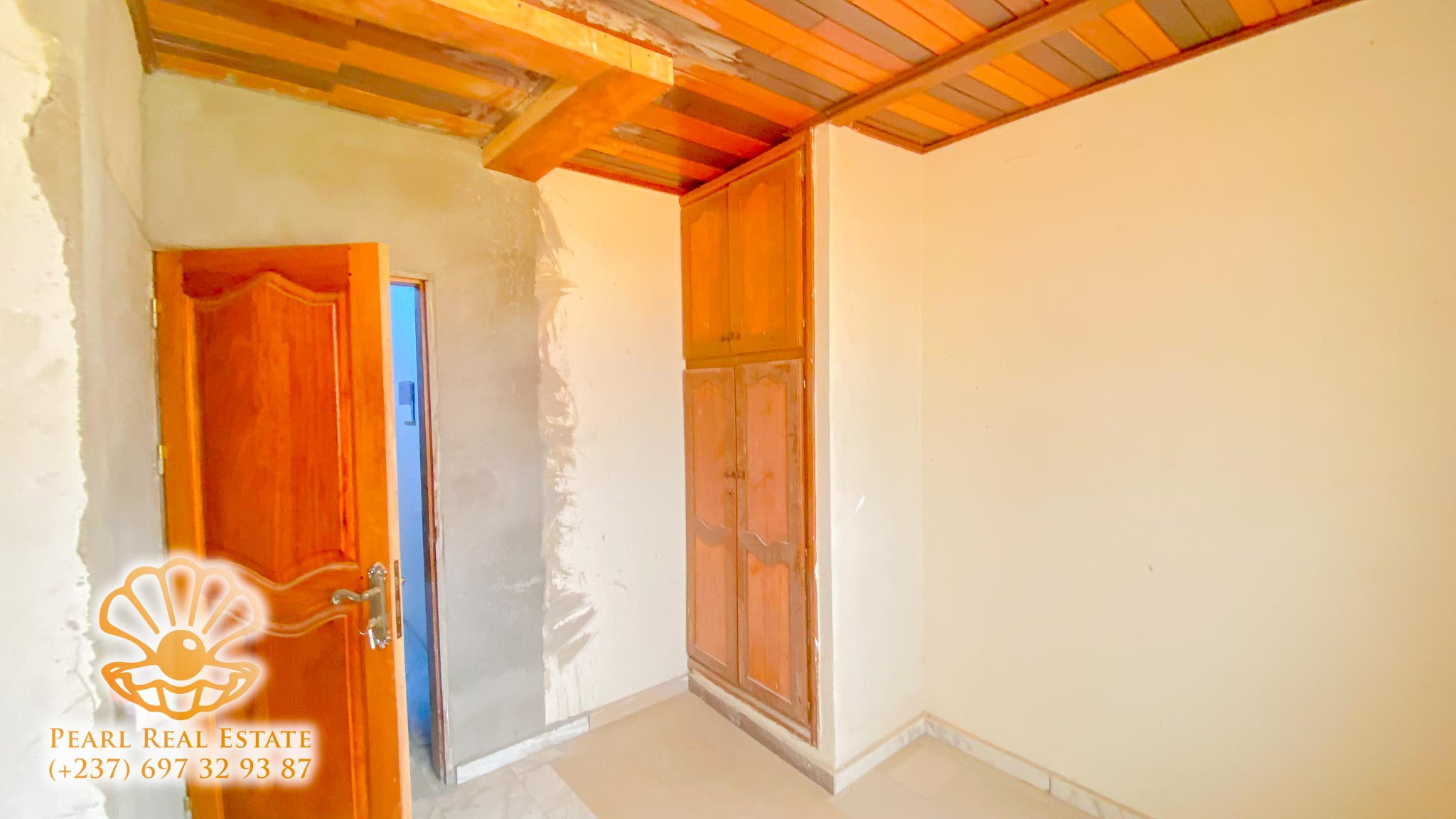 Appartement à louer - Yaoundé, Mfandena, Mfandena - 1 salon(s), 2 chambre(s), 1 salle(s) de bains - 220 000 FCFA / mois