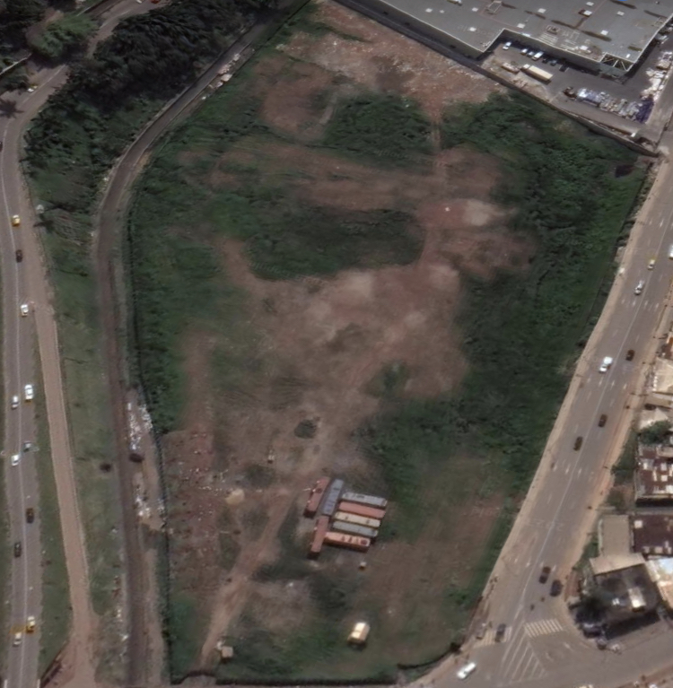 Land for sale at Yaoundé, Centre commercial 10000 m2 7 000 000 000 FCFA