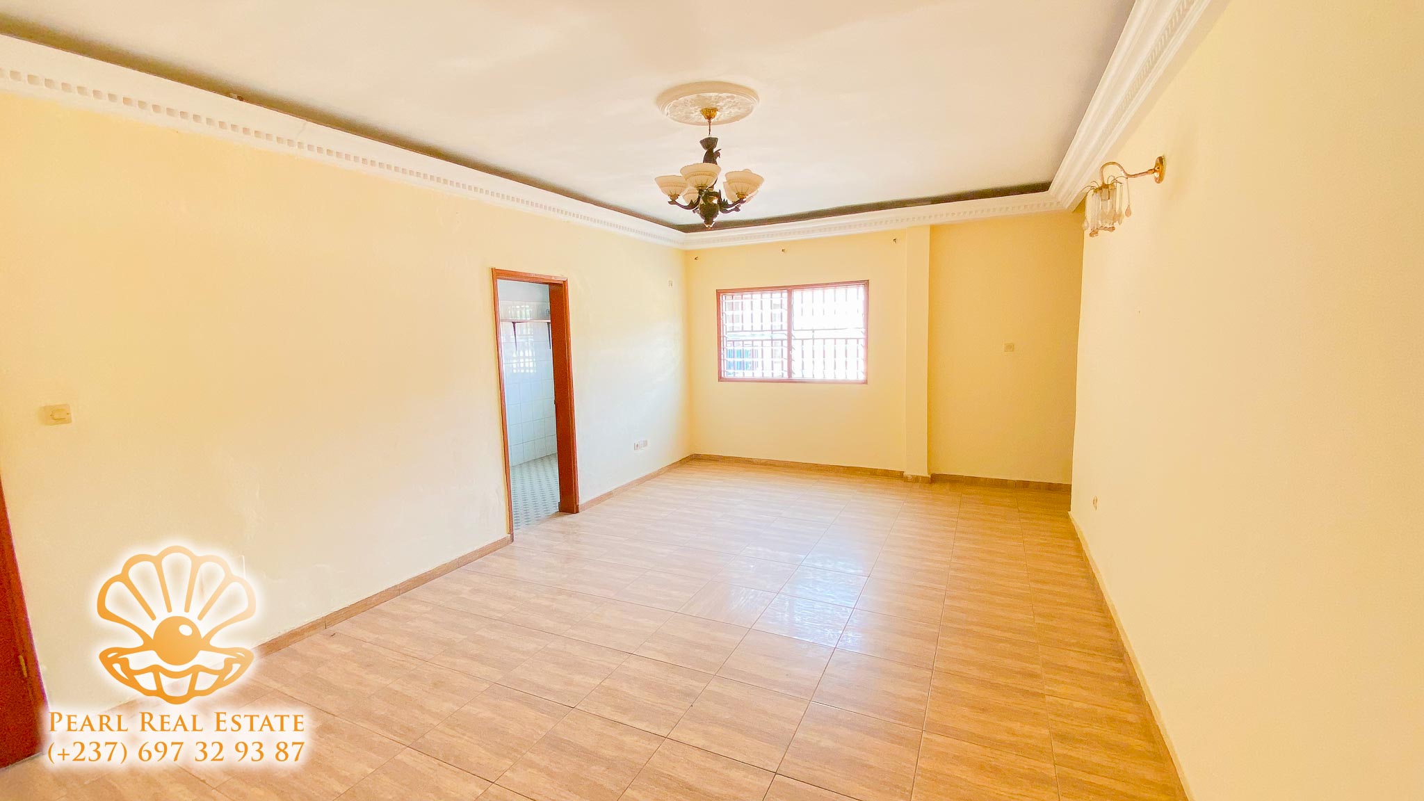 Apartment to rent - Yaoundé, Bastos, Derrière usine Bastos - 1 living room(s), 2 bedroom(s), 1 bathroom(s) - 250 000 FCFA / month