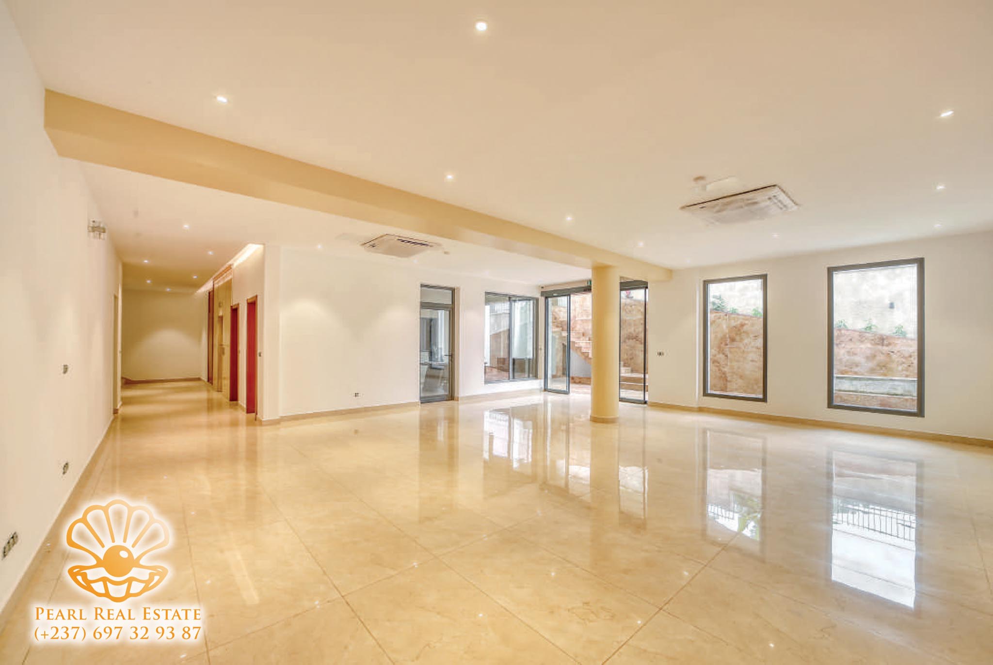 Appartement à louer - Yaoundé, Abome, Golf Présidence - 1 salon(s), 3 chambre(s), 2 salle(s) de bains - 3 000 000 FCFA / mois