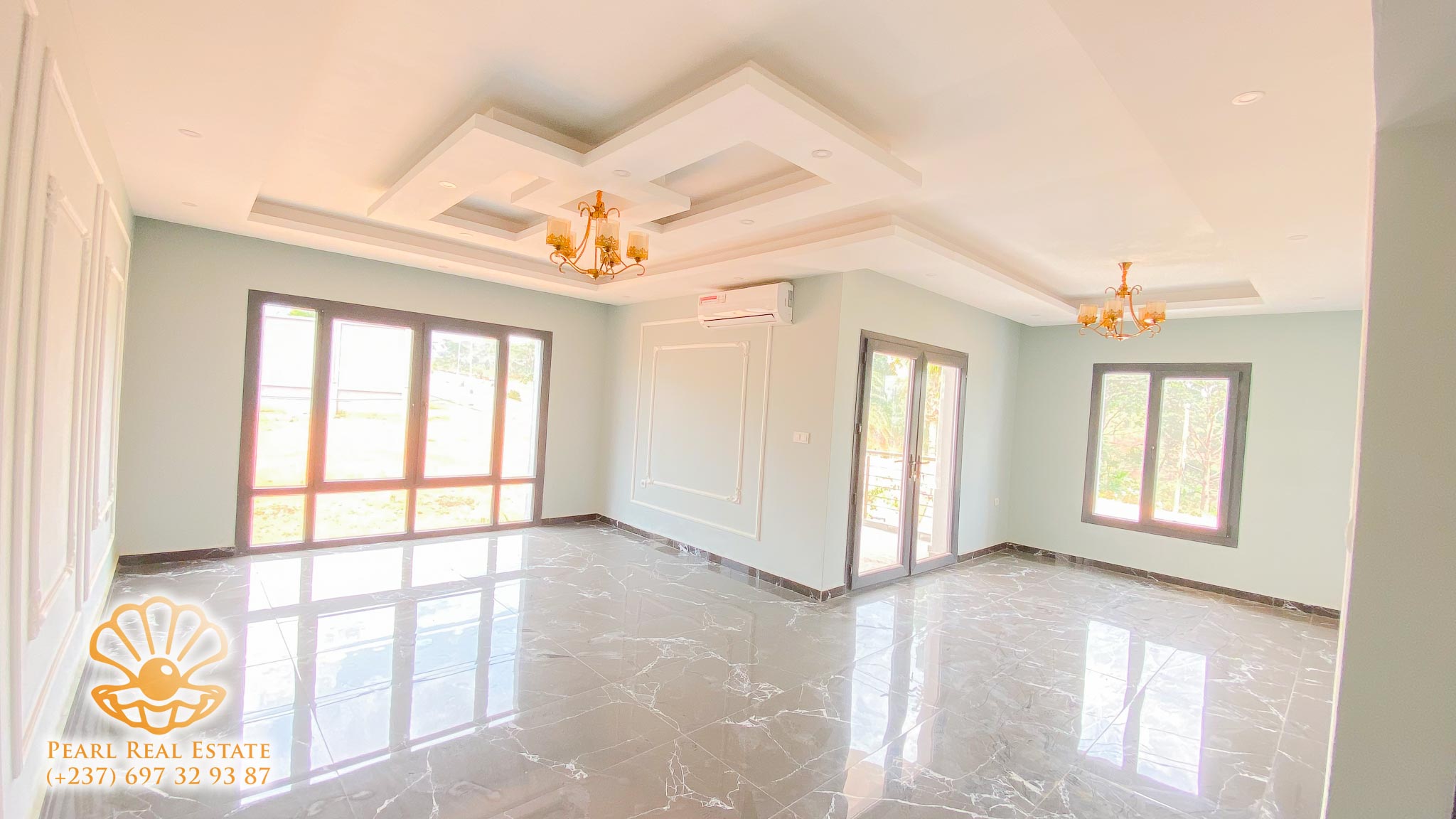 Apartment to rent - Yaoundé, Bastos, Golf Présidence - 1 living room(s), 3 bedroom(s), 2 bathroom(s) - 1 500 000 FCFA / month