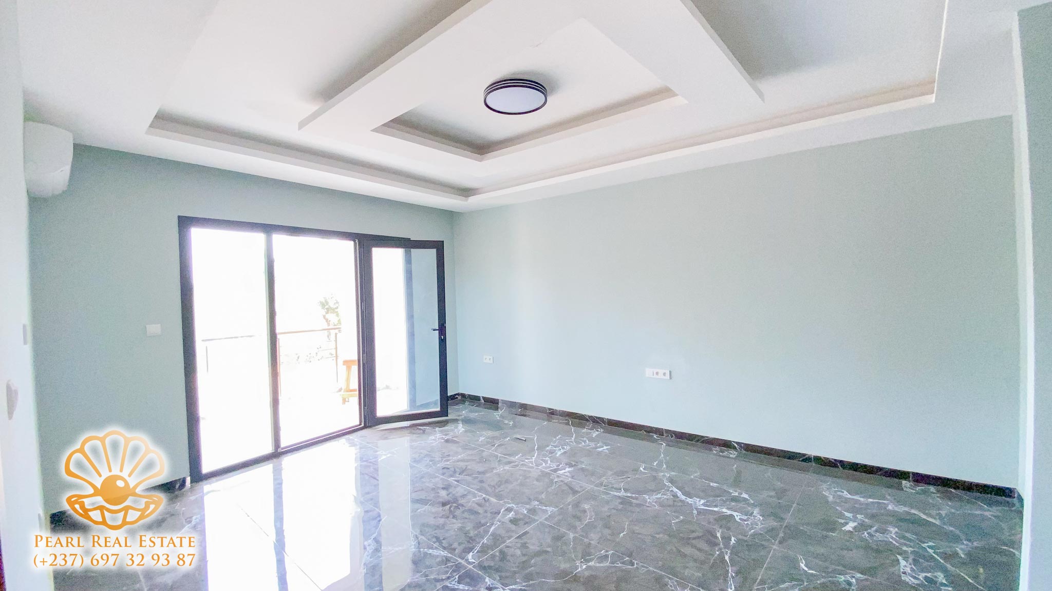 Appartement à louer - Yaoundé, Bastos, Golf Présidence - 1 salon(s), 3 chambre(s), 2 salle(s) de bains - 1 500 000 FCFA / mois