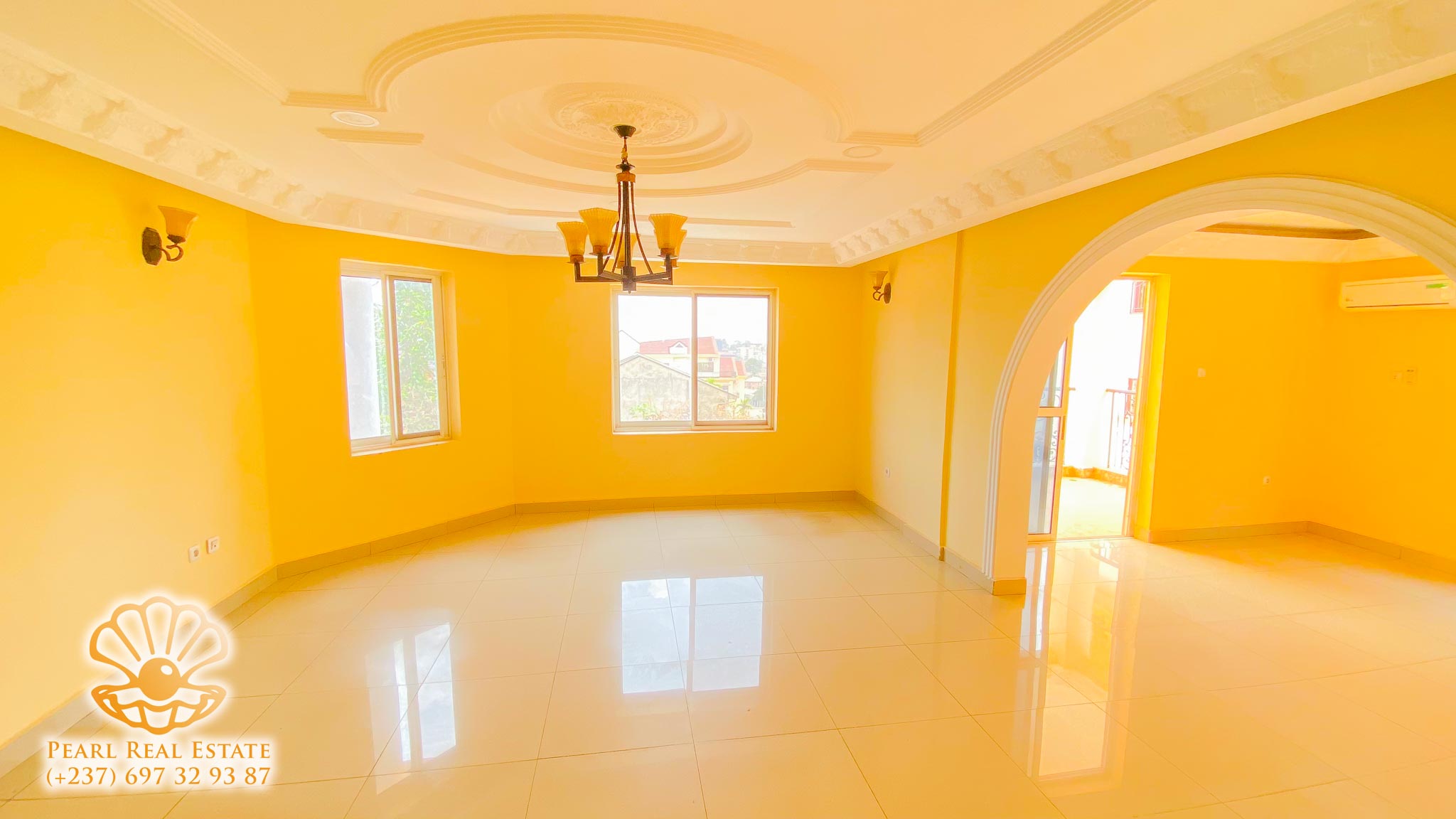 Apartment to rent - Yaoundé, Bastos, Golf - 1 living room(s), 3 bedroom(s), 2 bathroom(s) - 1 500 000 FCFA / month