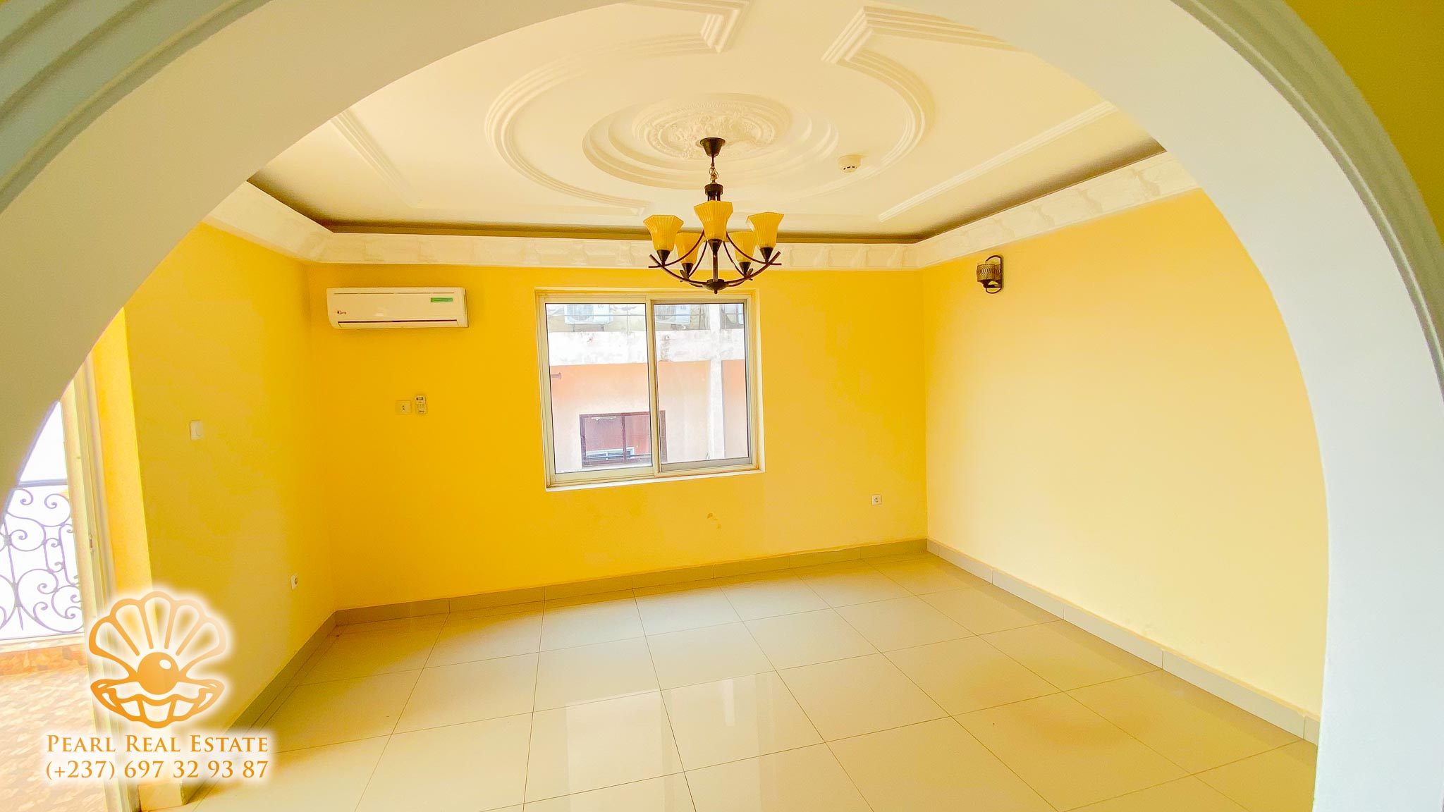 Apartment to rent - Yaoundé, Bastos, Golf - 1 living room(s), 3 bedroom(s), 2 bathroom(s) - 1 500 000 FCFA / month