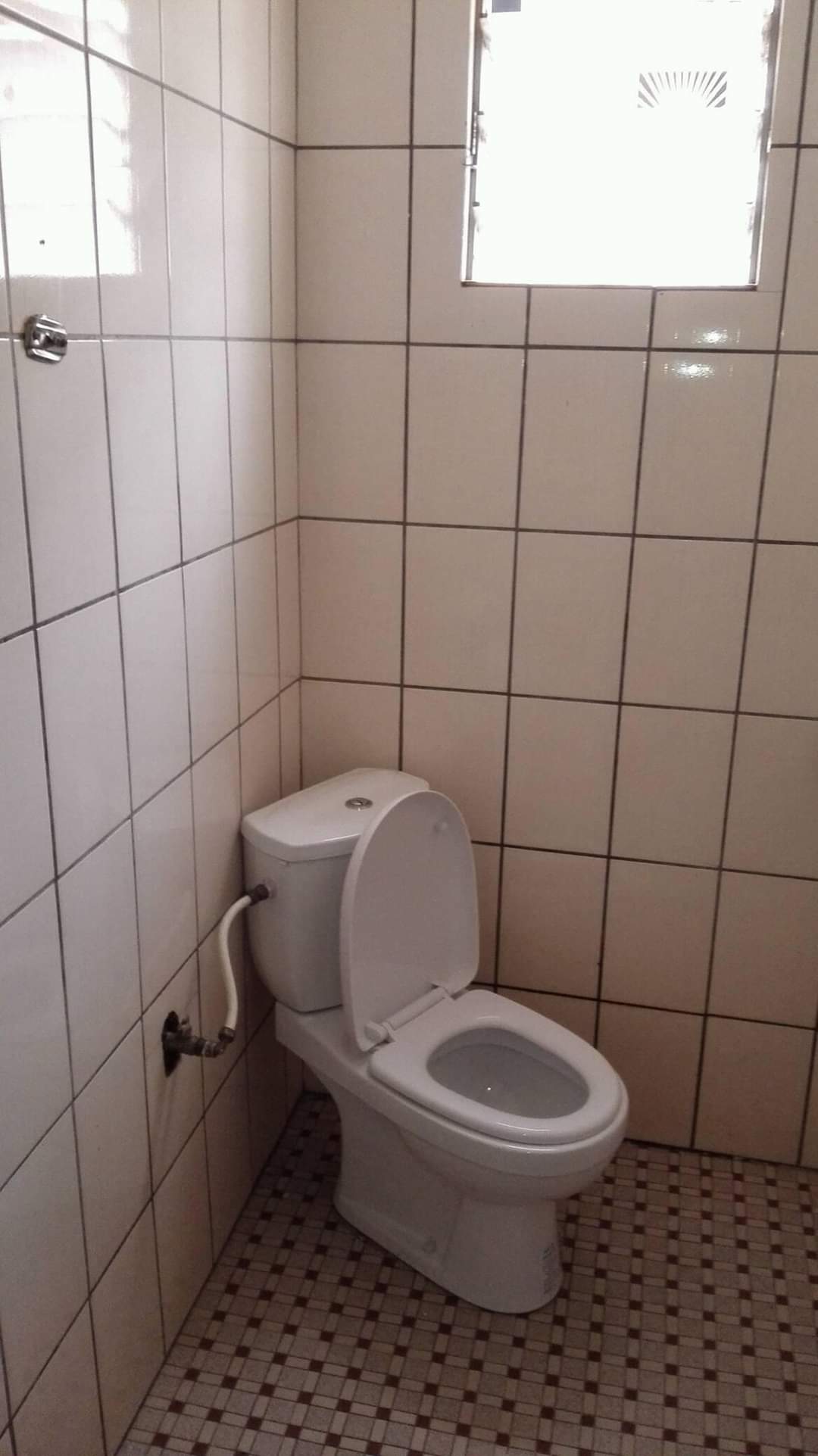 Appartement à louer - Yaoundé, Bastos, Bastos centre - 1 salon(s), 2 chambre(s), 3 salle(s) de bains - 300 000 FCFA / mois