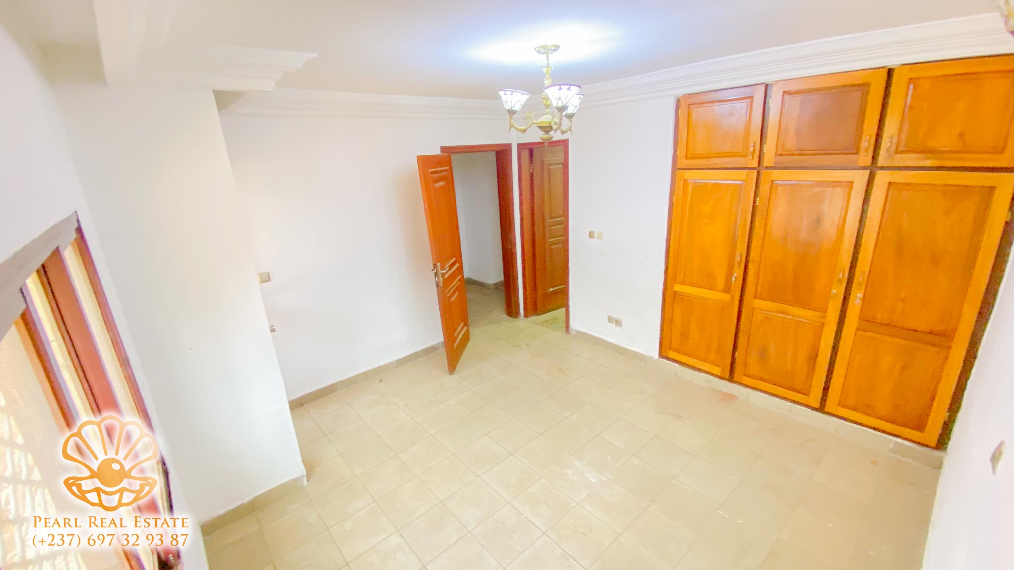 Appartement à louer - Yaoundé, Bastos, Ambassade de Russie - 1 salon(s), 3 chambre(s), 2 salle(s) de bains - 600 000 FCFA / mois