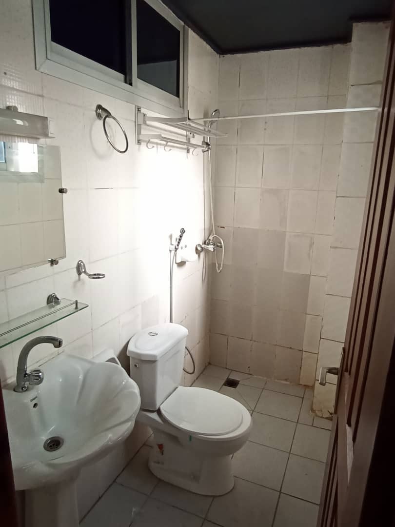 Apartment to rent - Douala, Bonapriso, Bonapriso - 1 living room(s), 2 bedroom(s), 1 bathroom(s) - 350 000 FCFA / month